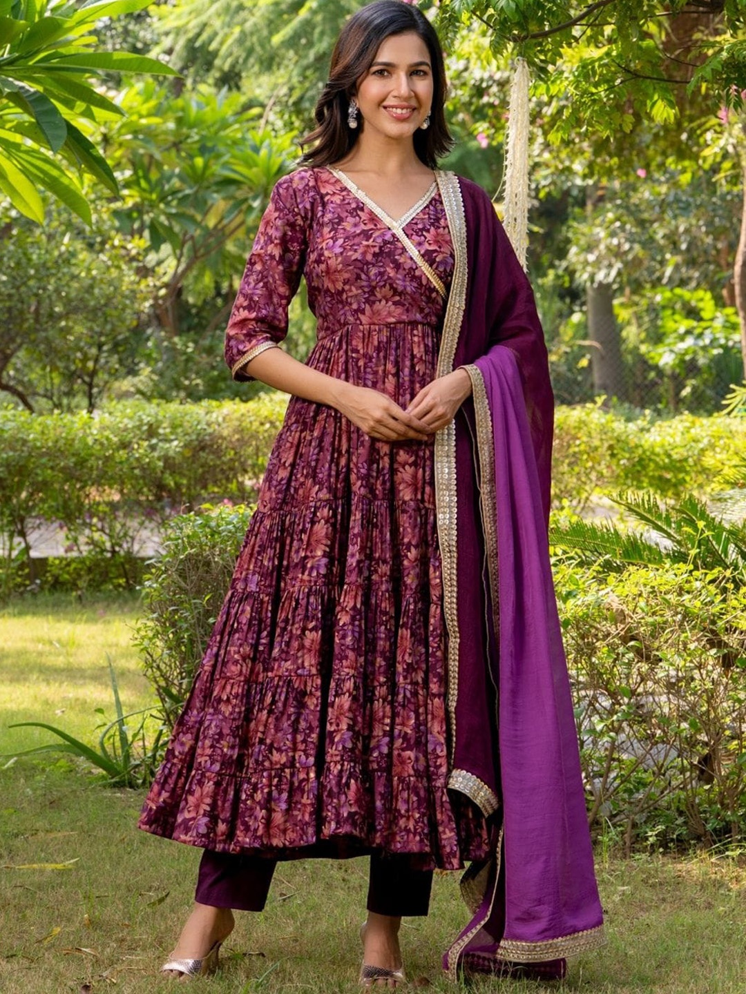 

HOUSE OF JAMOTI Printed Gotta Patti Angrakha Pure Cotton Kurta with Trousers & Dupatta, Burgundy