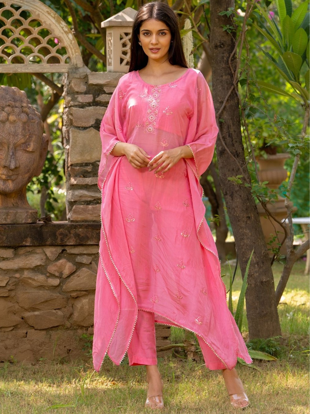 

HOUSE OF JAMOTI Floral Embroidered Kurta with Trousers, Pink