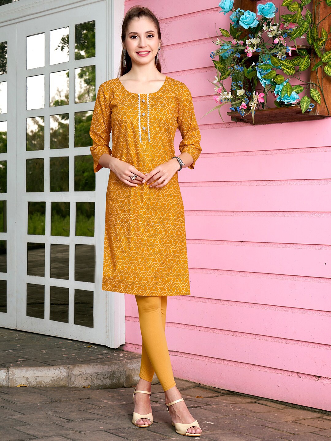 

Anouk Geometric Printed Straight Kurta, Mustard