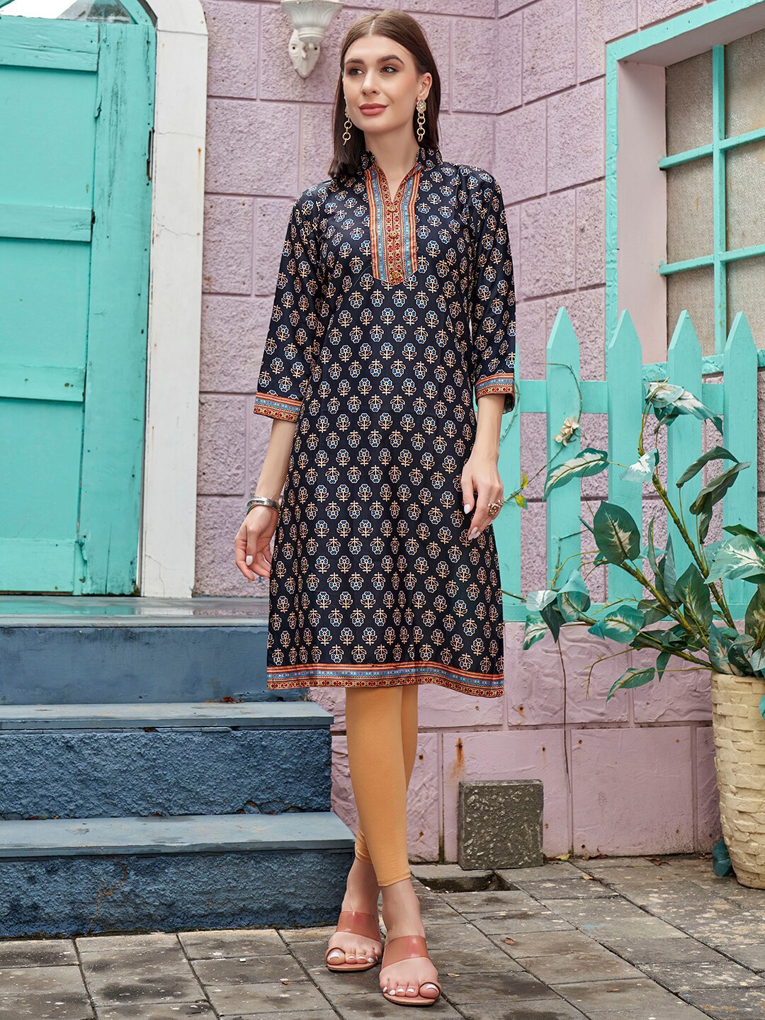

Anouk Floral Printed Mandarin Collar Kurta, Navy blue