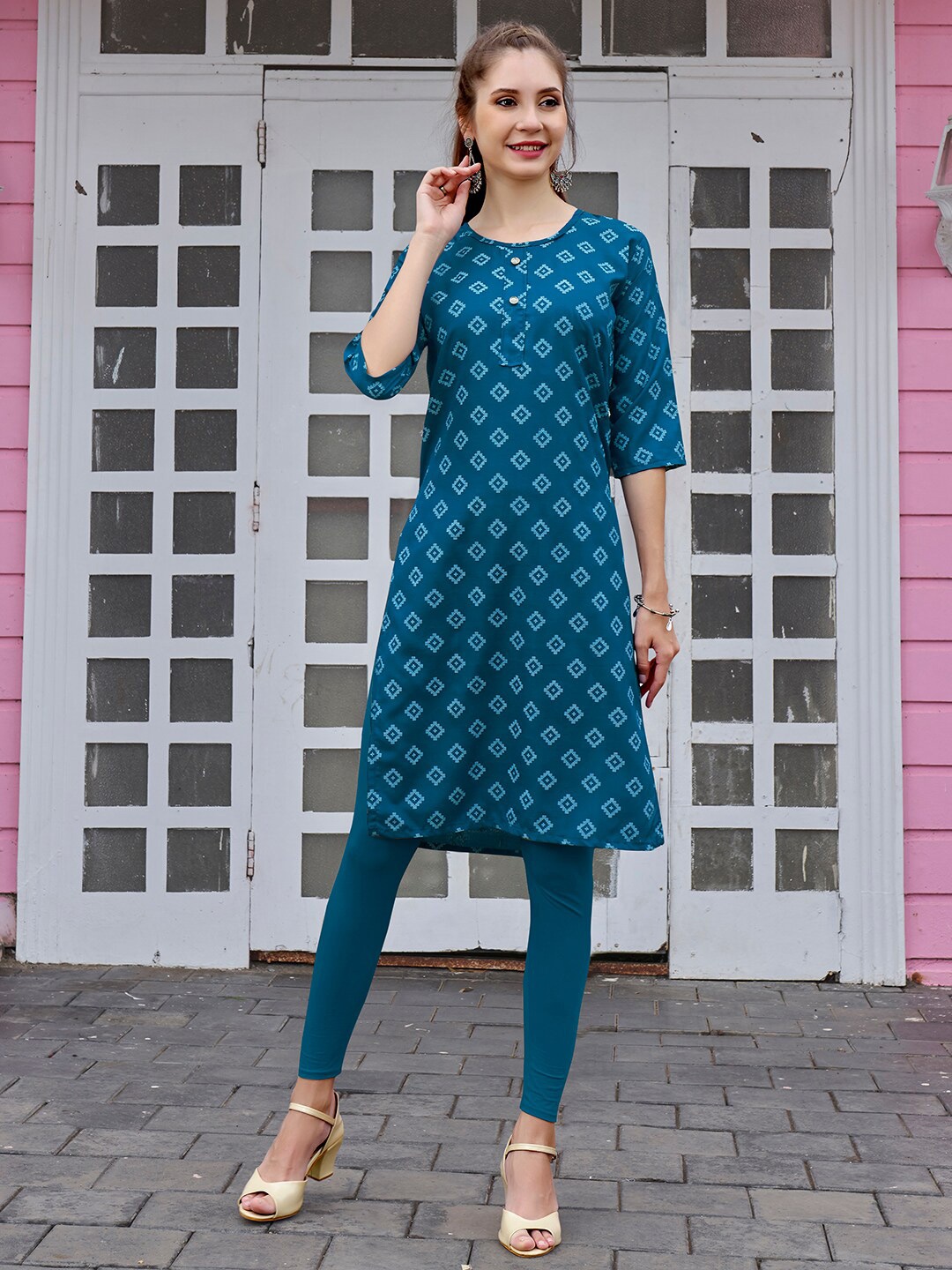 

Anouk Geometric Printed Straight Kurta, Turquoise blue