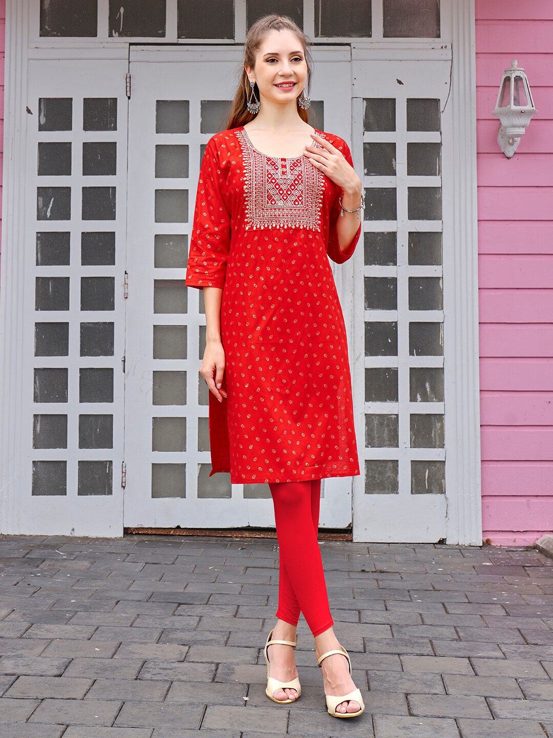 

Anouk Ethnic Motifs Printed Thread Work Detail Straight Kurta, Red