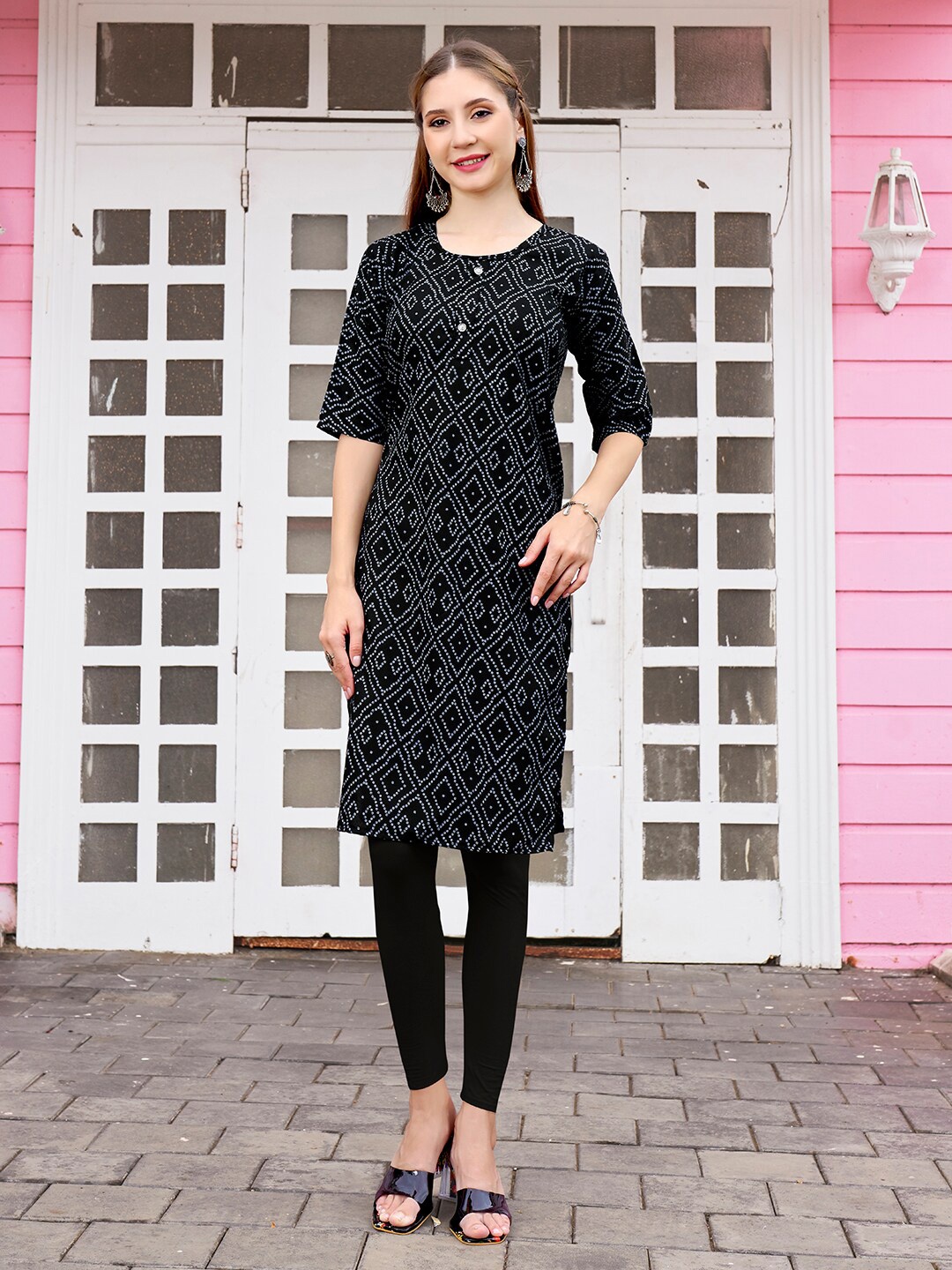 

Anouk Geometric Printed Straight Kurta, Black