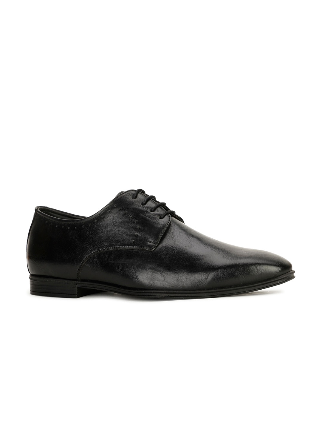 

Bata Men Textured Formal Derbys, Black