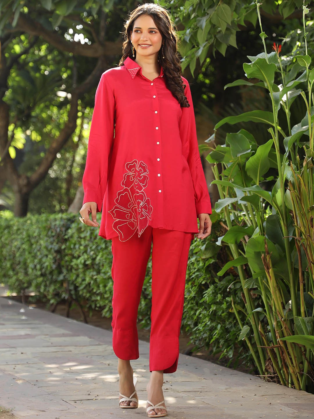 

SCAKHI Embroidered Shirt Collar Co-Ords, Red