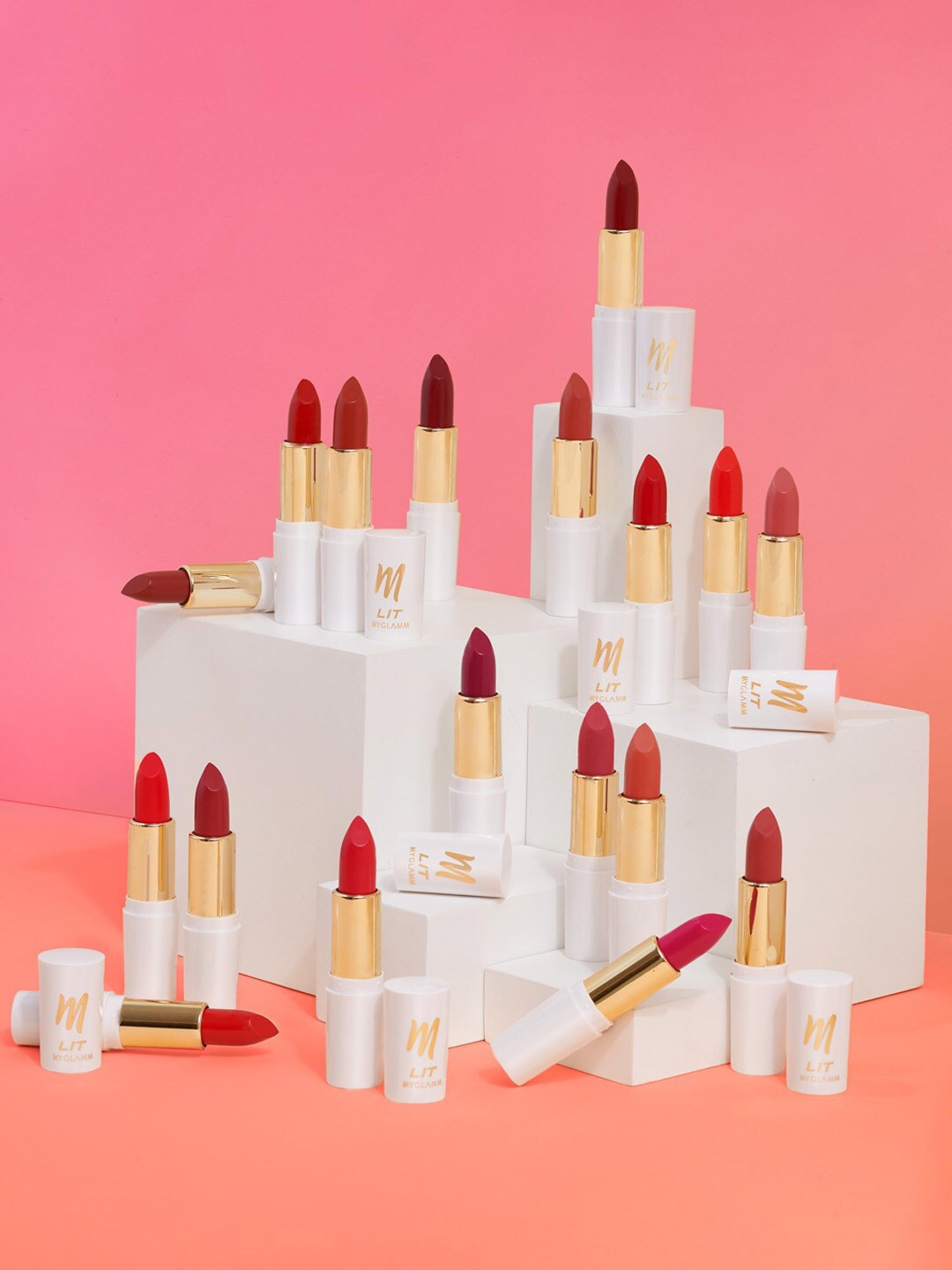 

MyGlamm LIT Moist Matte Bullet Lipstick 4.2g - Nude Buff