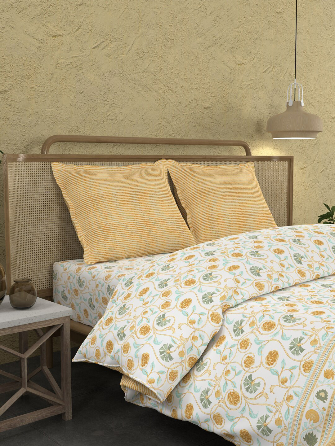 

MYTRIDENT Yellow & White Floral Printed Pure Cotton King Size Bedding Set