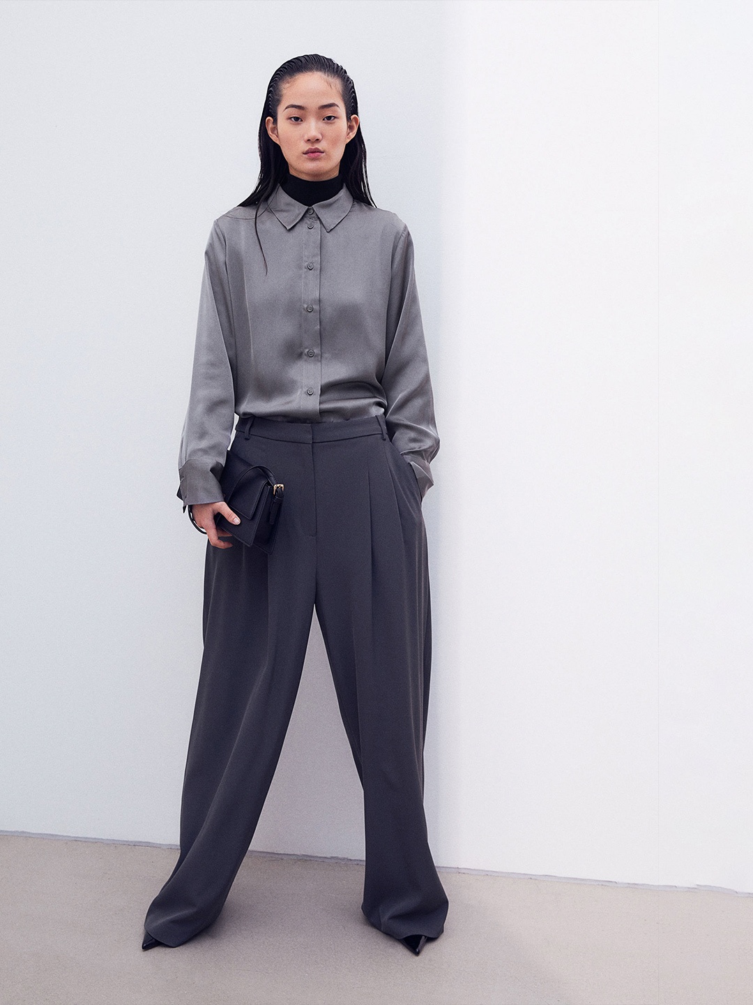 

H&M Pointed-Collar Shirt, Grey