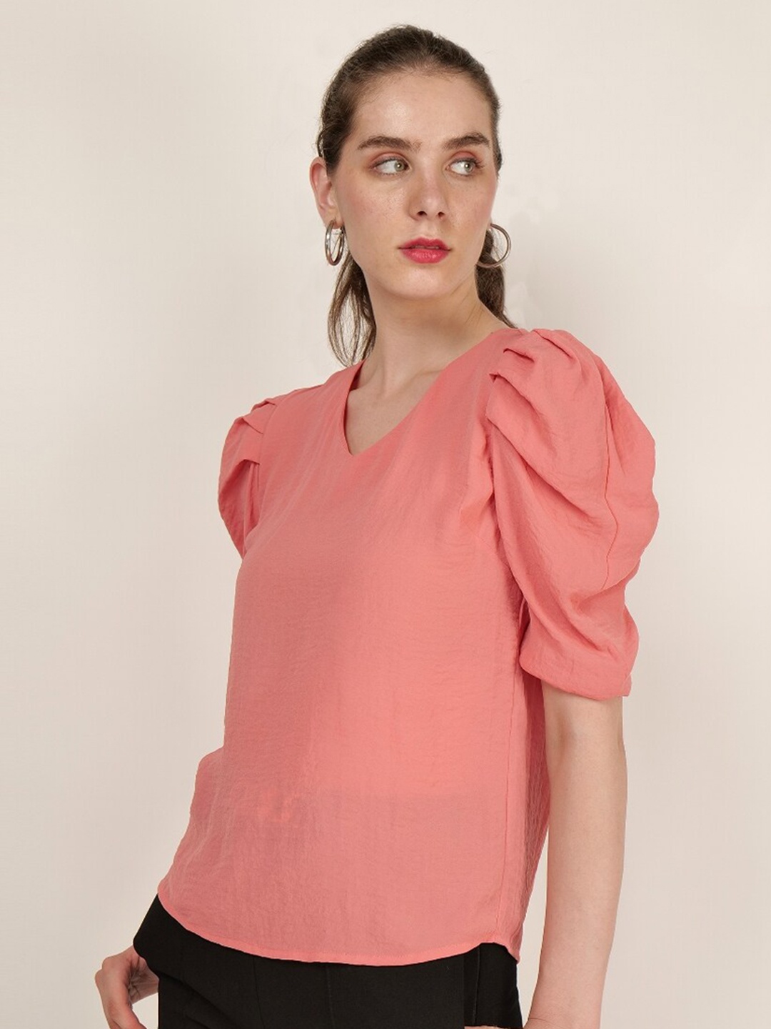 

INVICTUS V-Neck Puff Sleeve Crepe Top, Coral