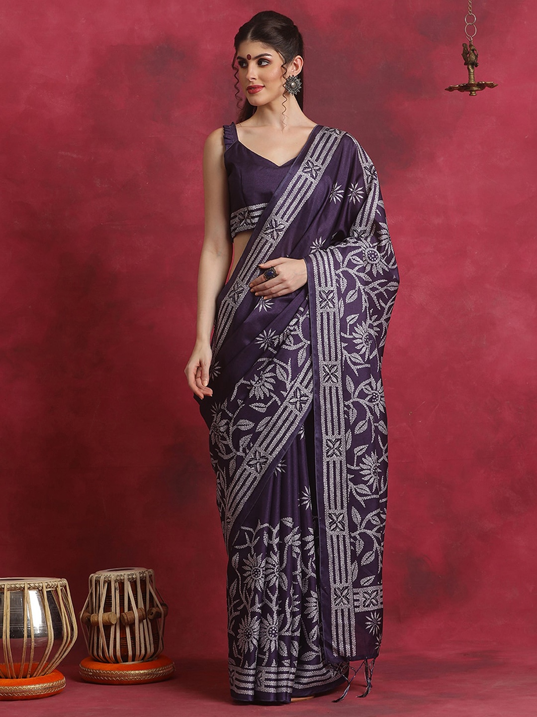 

Saree mall Ethnic Motifs Silk Blend Block Print Sarees, Purple