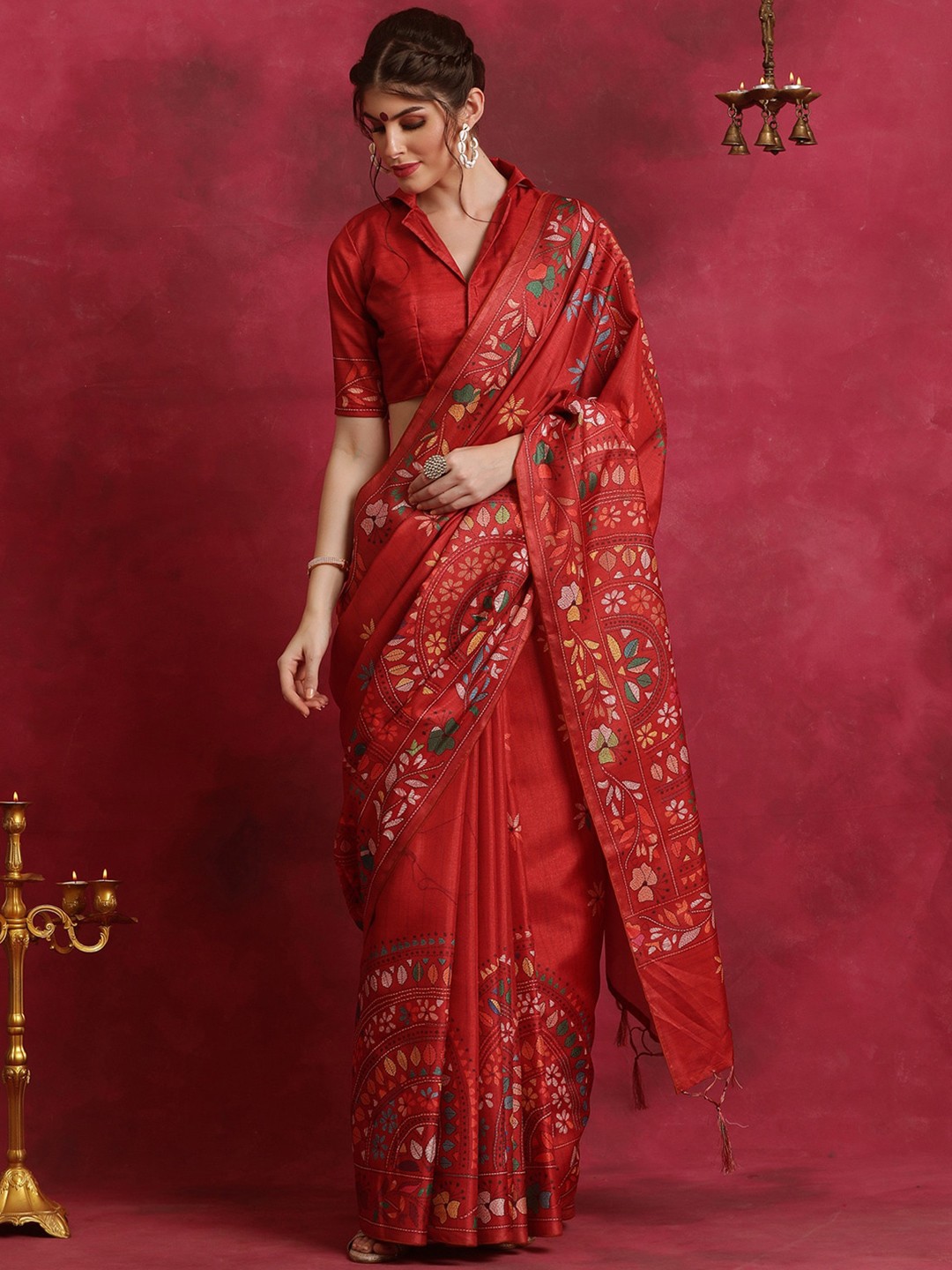 

Saree mall Red & Green Ethnic Motifs Block Printed Silk Blend Sarees