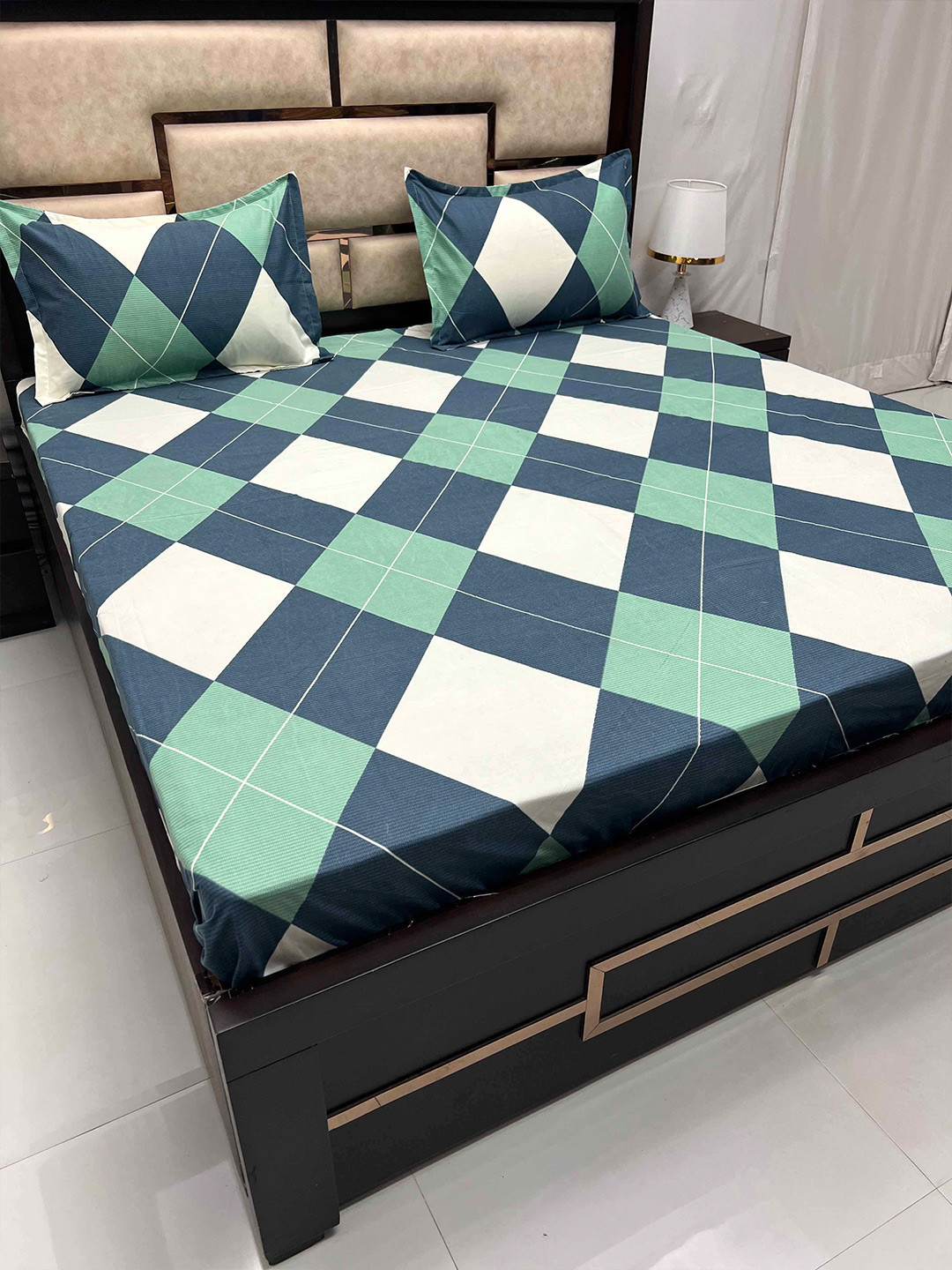 

Pure Decor Amulya Green & Blue Geometric 240 TC Queen Bedsheet with 2 Pillow Covers