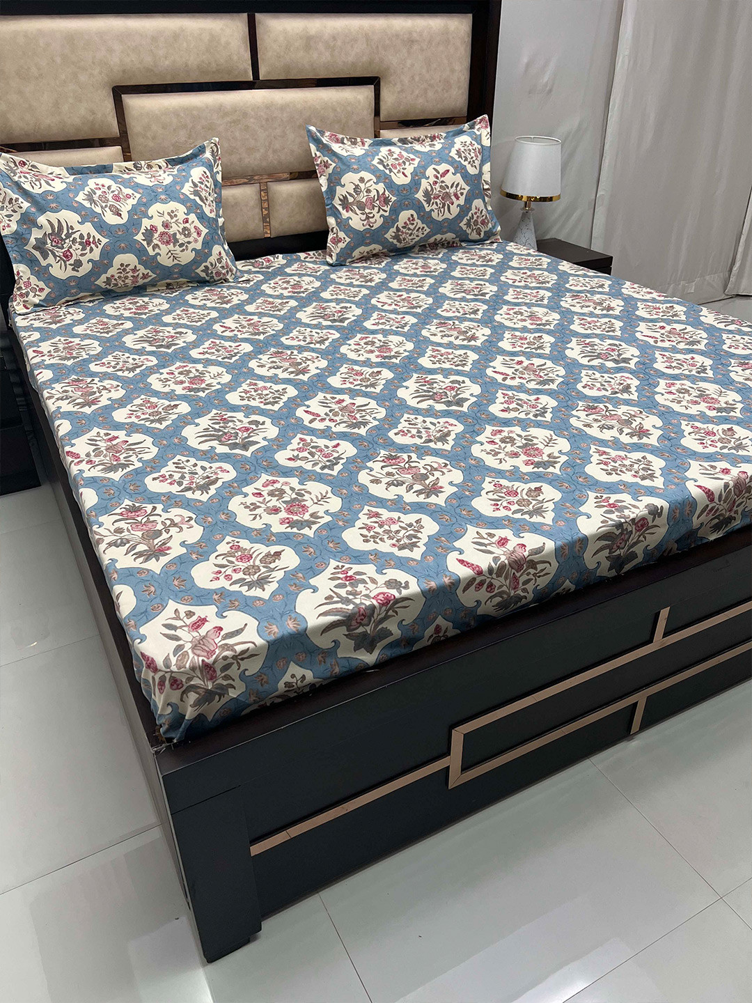 

Pure Decor Blue & Cream-Coloured Floral Queen Bedsheet With 2 Pillow Covers