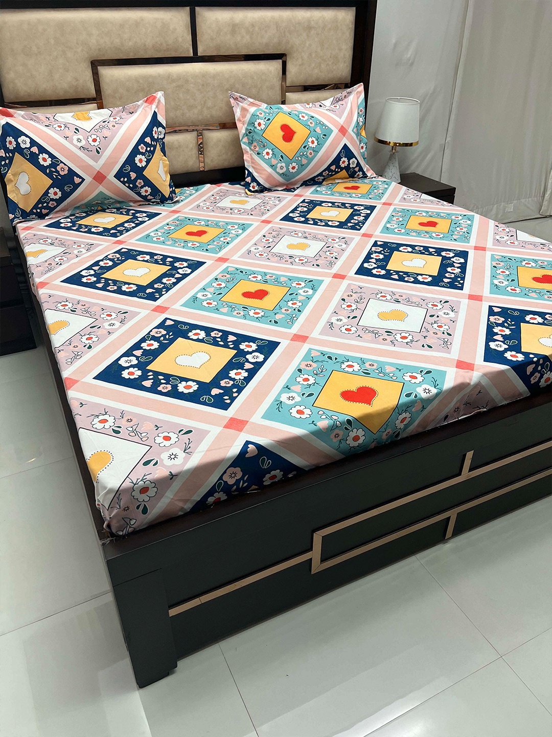 

Pure Decor Pink & Blue Floral Queen Bedsheet With 2 Pillow Covers