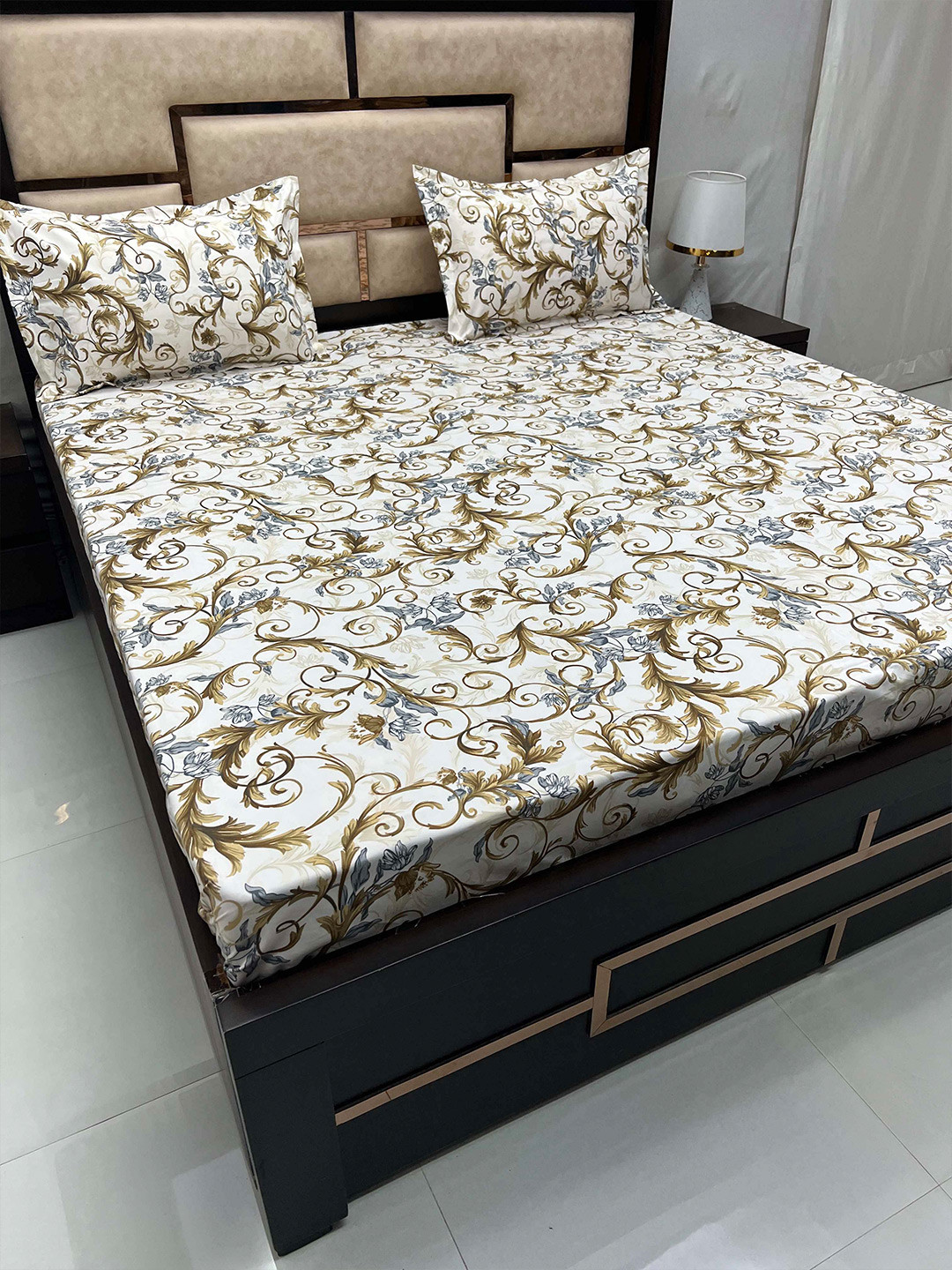 

Pure Decor White & Olive Green Ethnic Motifs Queen Bedsheet With 2 Pillow Covers