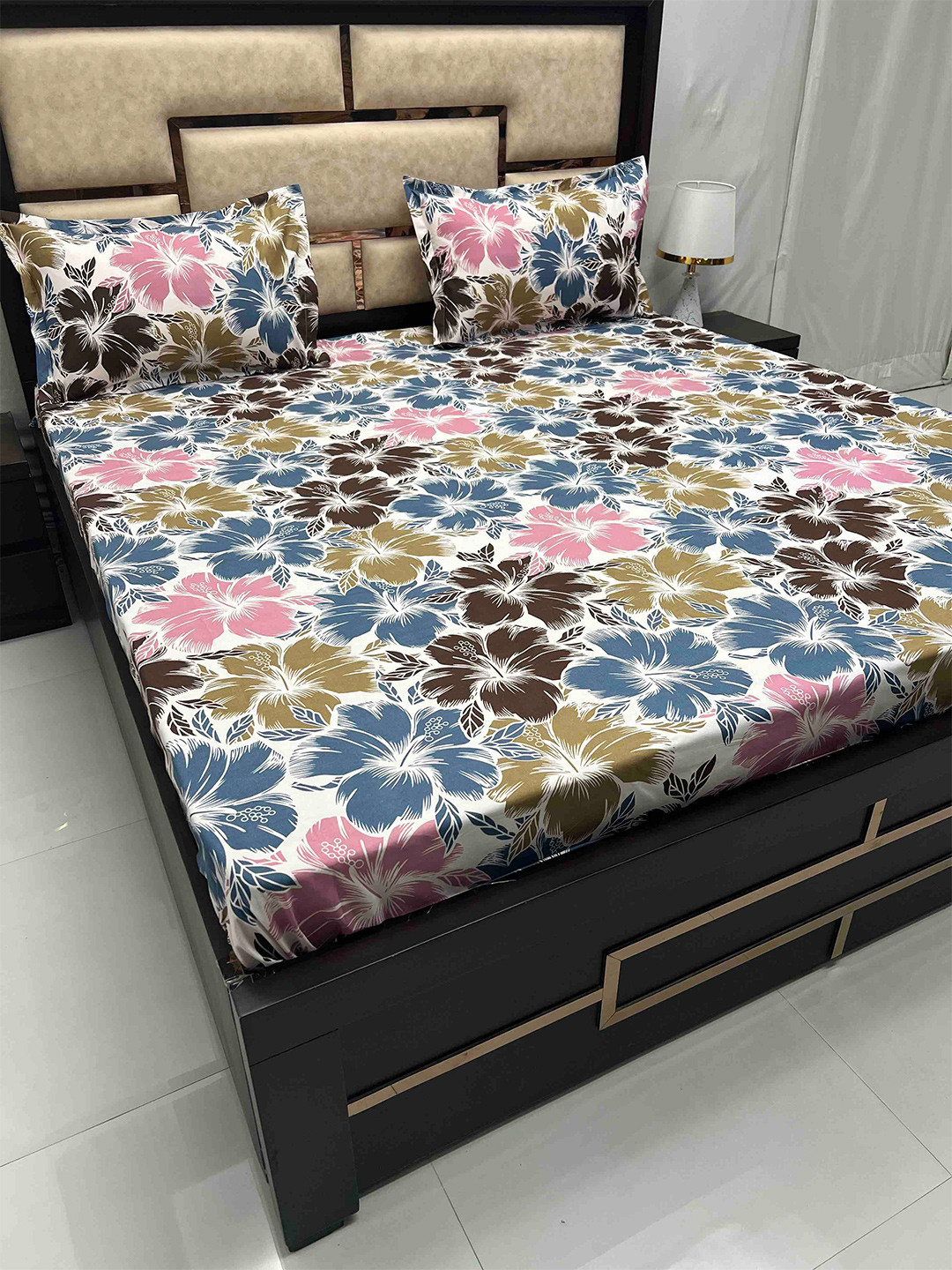 

Pure Decor Blue & White Floral Queen Bedsheet With 2 Pillow Covers