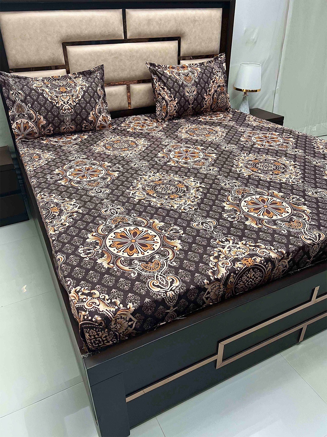 

Pure Decor Purple & White Ethnic Motifs Queen Bedsheet With 2 Pillow Covers