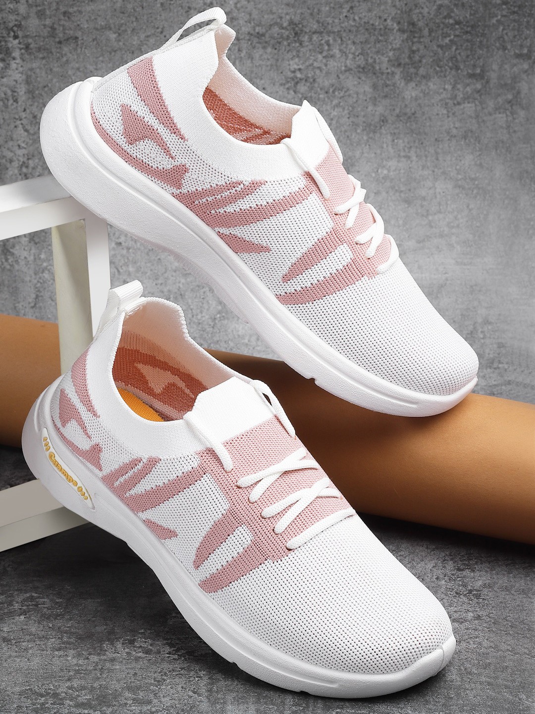 

Champs Women Textured Mesh Lightweight Sneakers, White