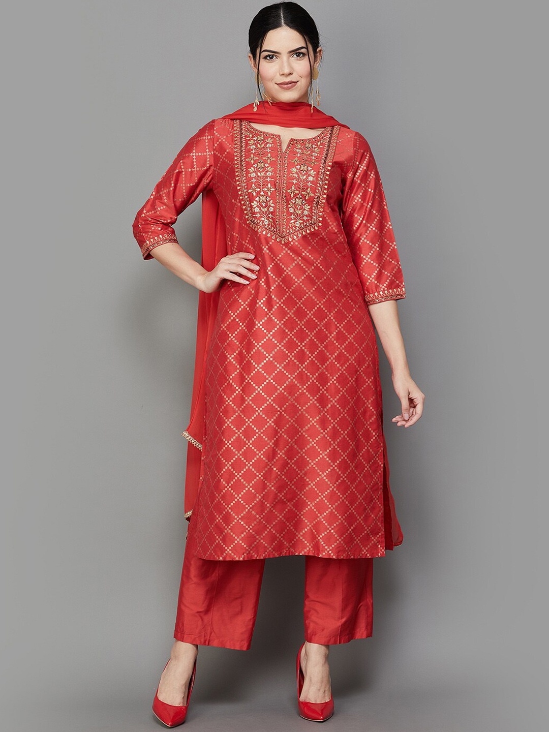 

Melange by Lifestyle Geometric Woven Design Zari Kurta With Palazzos & Dupatta, Red