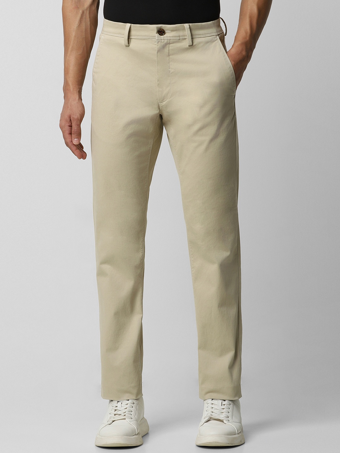 

Van Heusen Sport Men Slim Fit Chinos Trousers, Beige