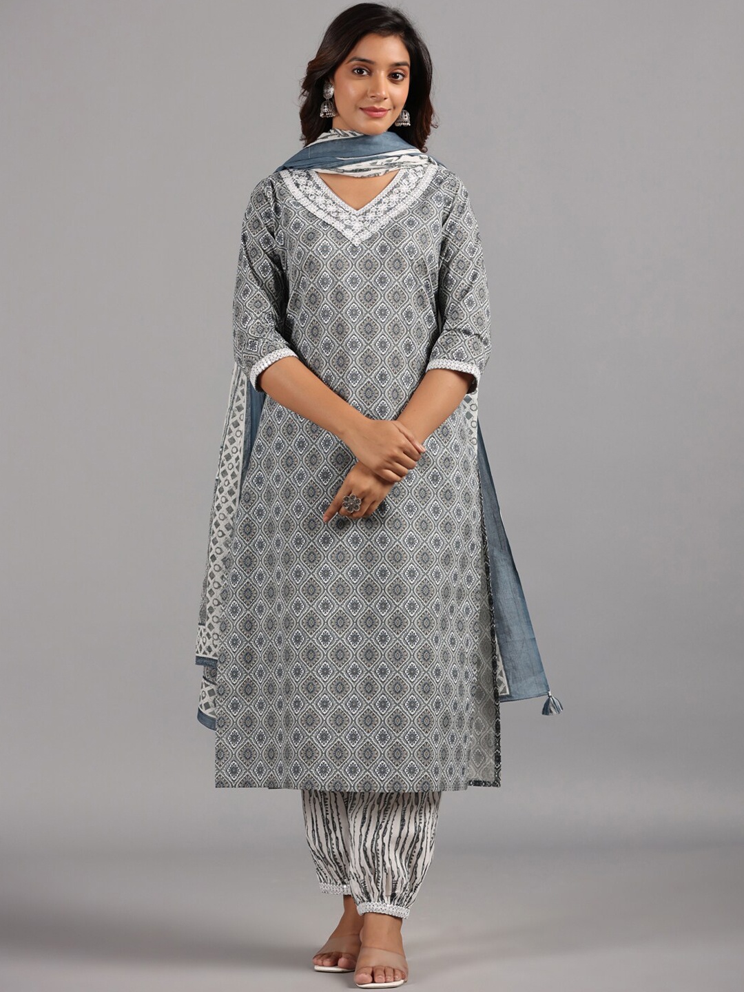 

Amchoor Ethnic Motifs Printed Sequinned Regular Kurta With Salwar & Dupatta, Grey