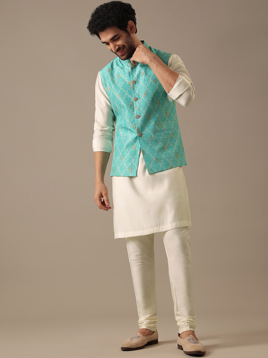 

KALKI Fashion Men Kurta with Pyjamas And Nehru Jacket, White