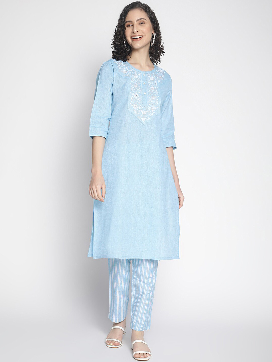 

Wodreams Floral Yoke Design Regular Thread Work Pure Cotton Kurta with Trousers, Blue