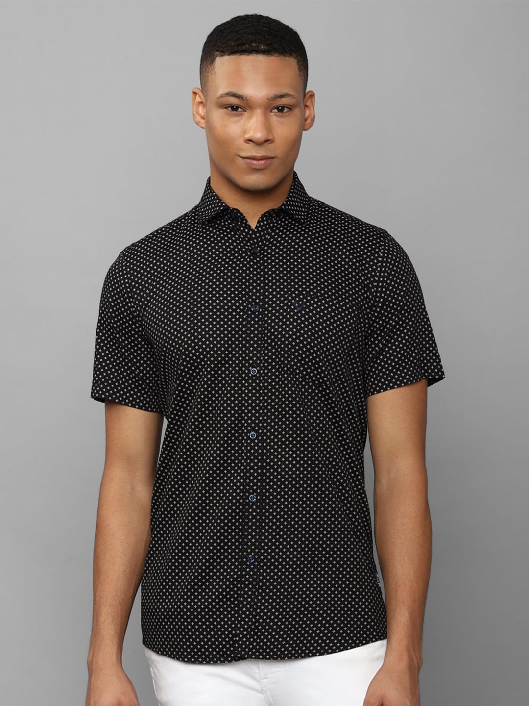 

Allen Solly Custom Micro Ditsy Printed Spread Collar Short Sleeves Cotton Casual Shirt, Black