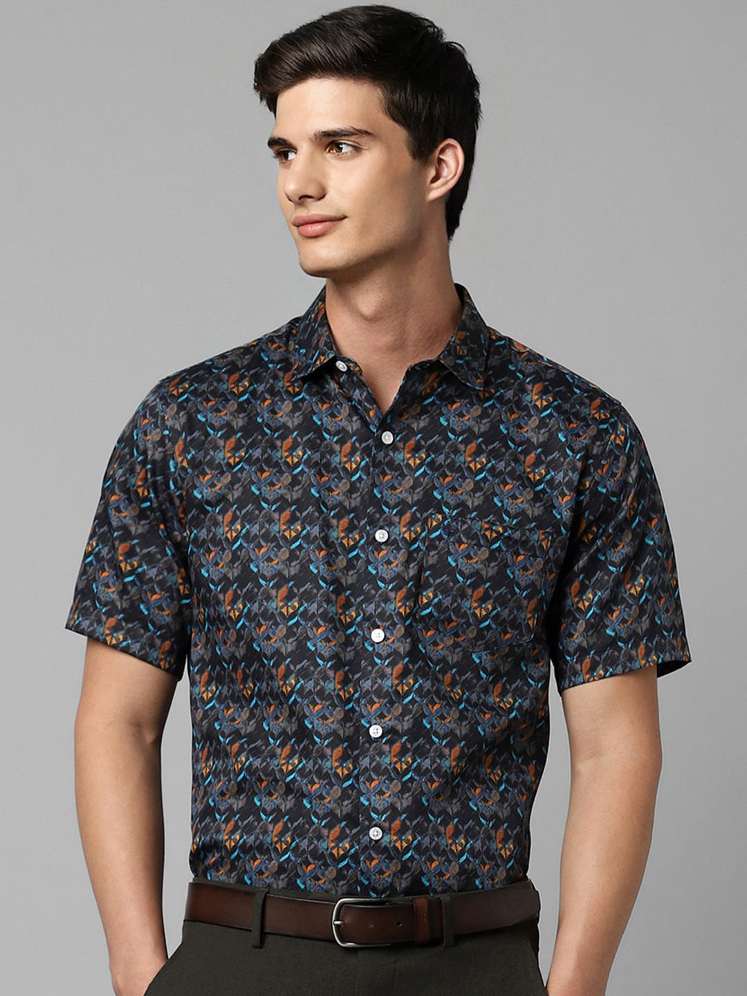 

Allen Solly Slim Fit Floral Printed Pure Cotton Formal Shirt, Black