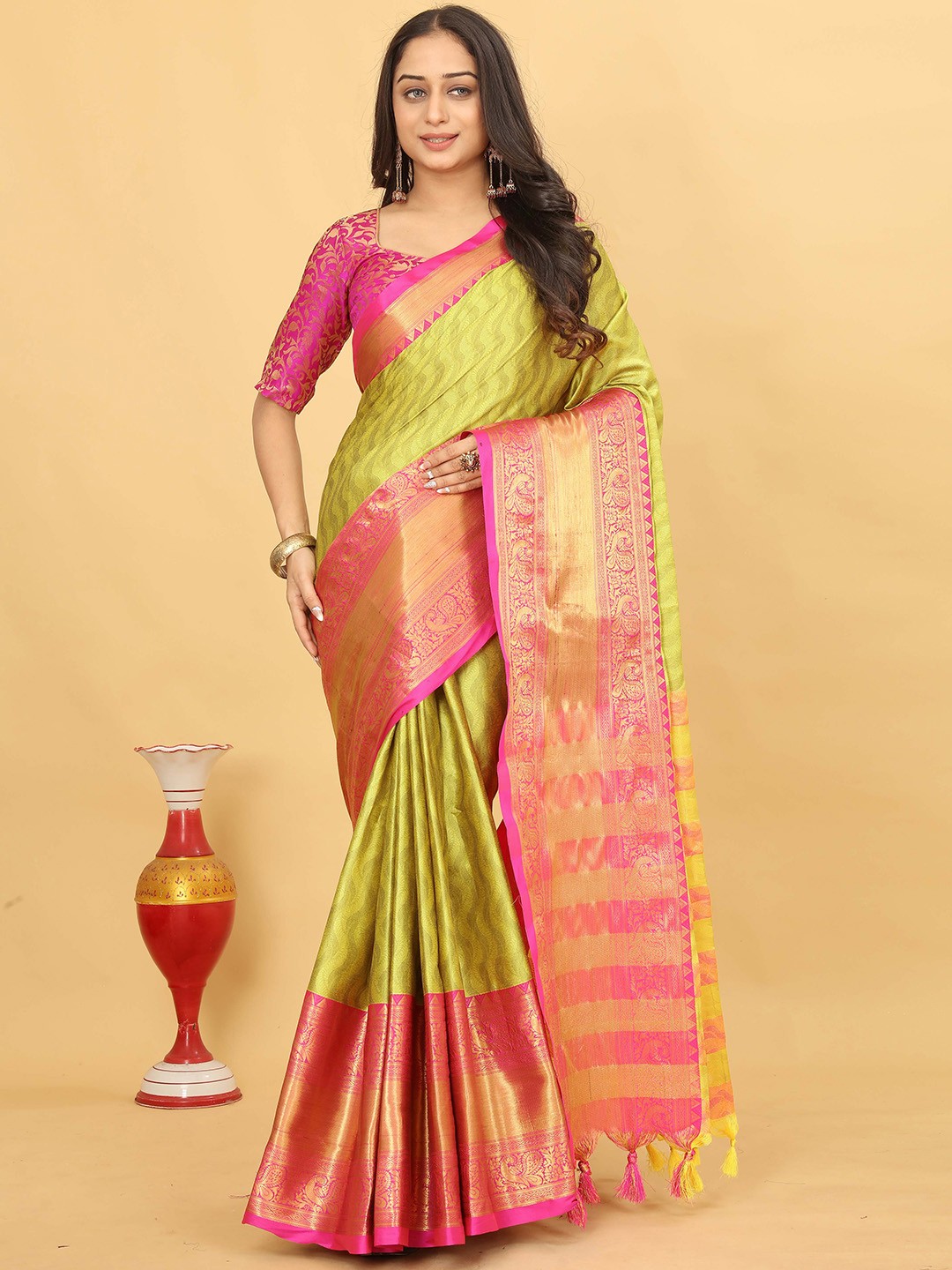 

Mitera Abstract Woven Design Zari Banarasi Saree, Yellow