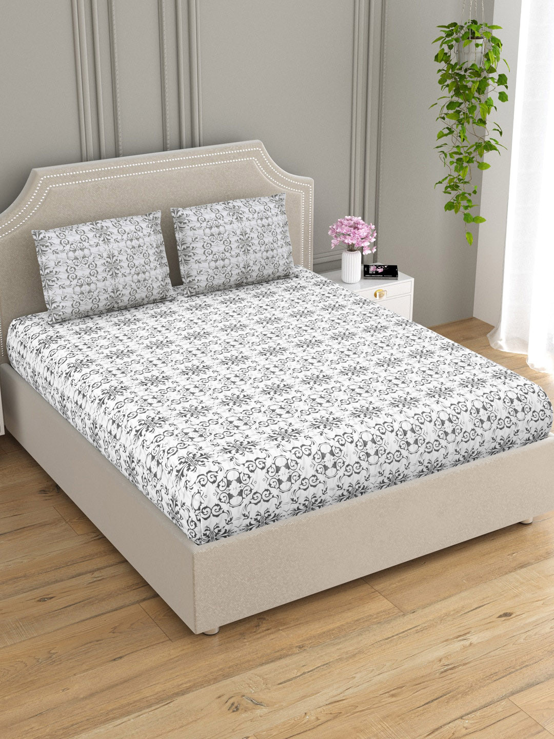 

EverHOME Harmony White & Grey Ethnic Cotton 210 TC King Bedsheet with 2 Pillow Covers