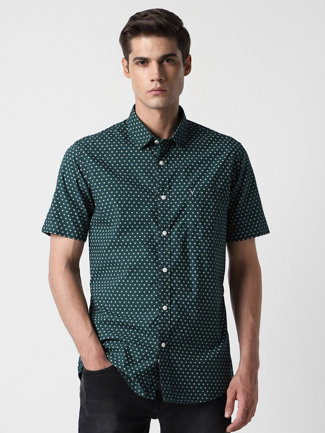 

Van Heusen Sport Slim Fit Micro Ditsy Printed Pure Cotton Casual Shirt, Green