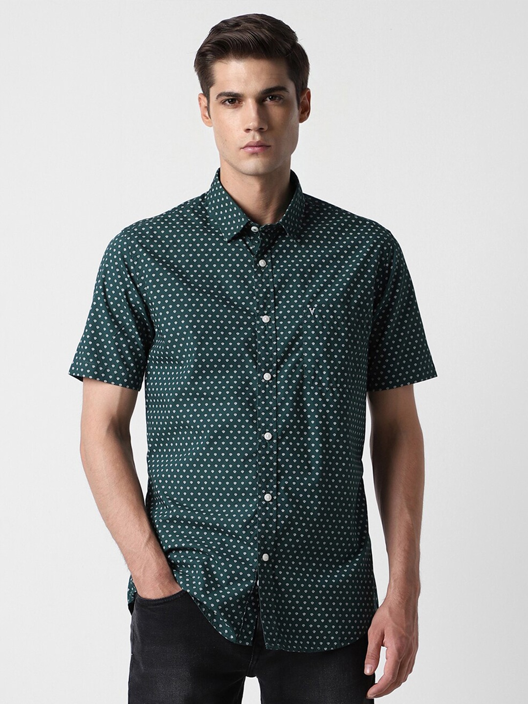 

Van Heusen Sport Micro Ditsy Printed Cotton Slim Fit Opaque Casual Shirt, Green