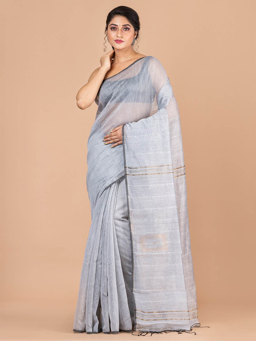 

HOUSE OF ARLI Sequinned Saree, Grey