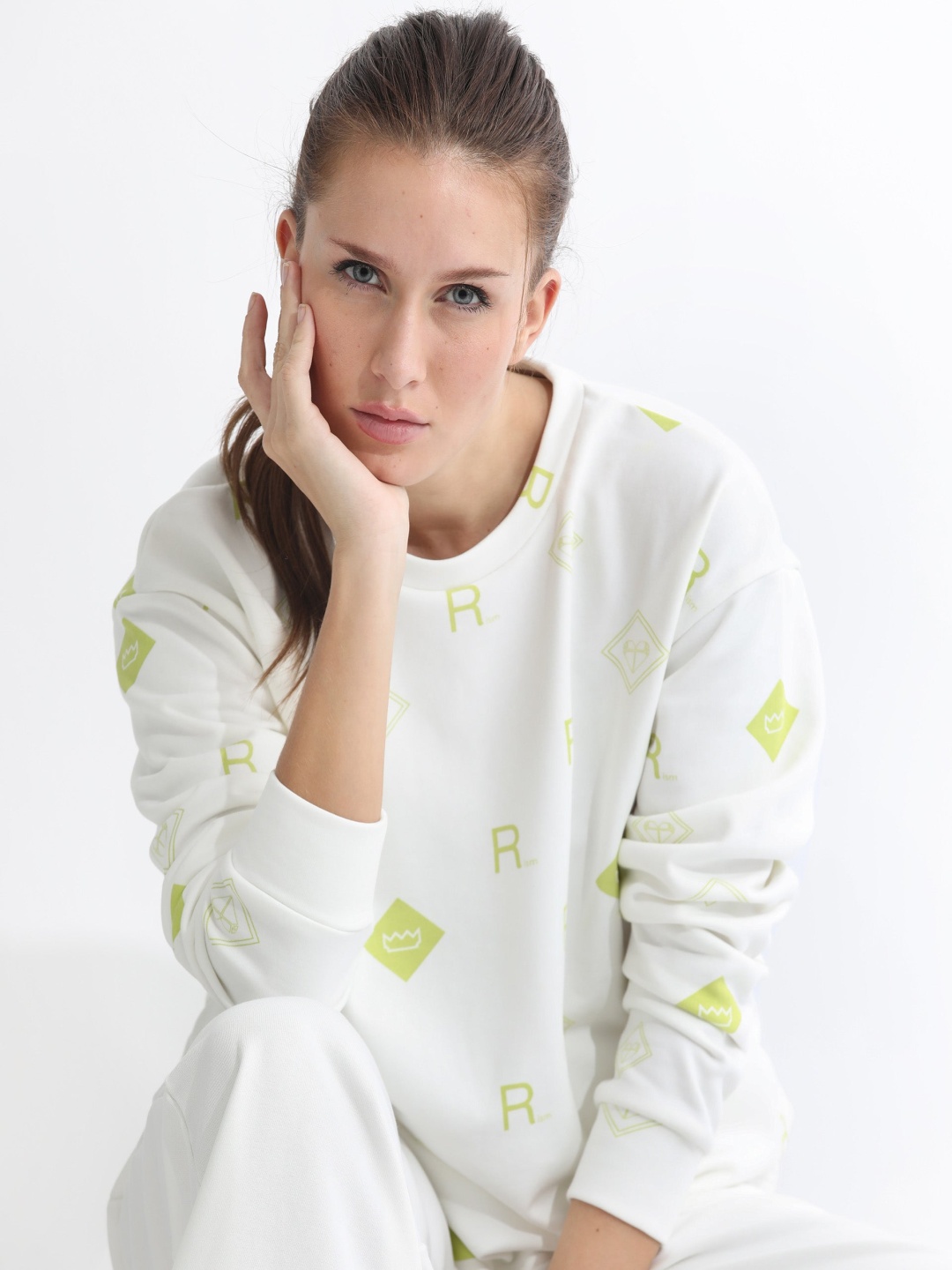 

ARTICALE Conversational Printed Cotton Sweatshirt, Off white