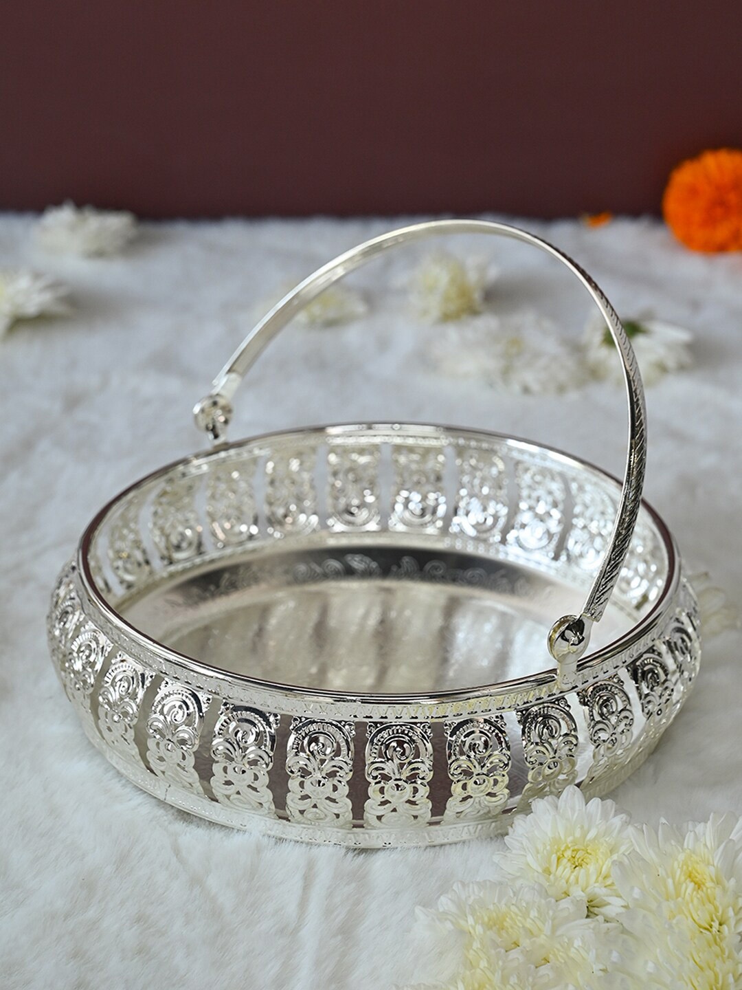 

MARKET99 Silver Toned Floral Pattern Metal Decorative Basket