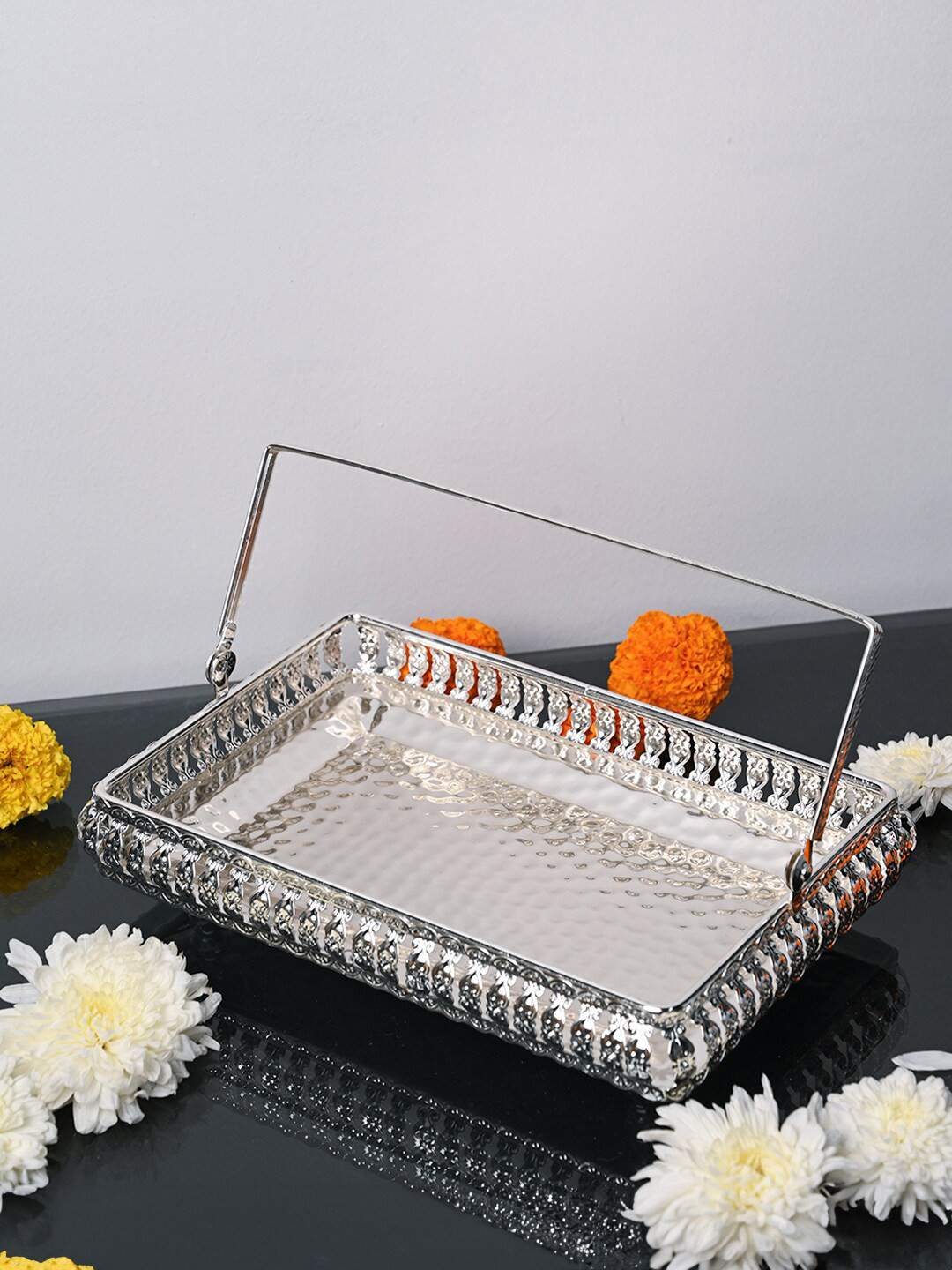 

MARKET99 Silver-Toned Floral Pattern Decorative Basket
