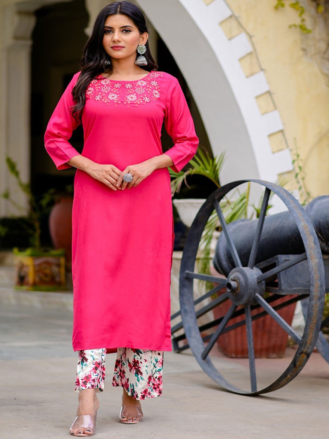 

Yufta Floral Yoke Design Regular Thread Work Kurta with Palazzos, Pink