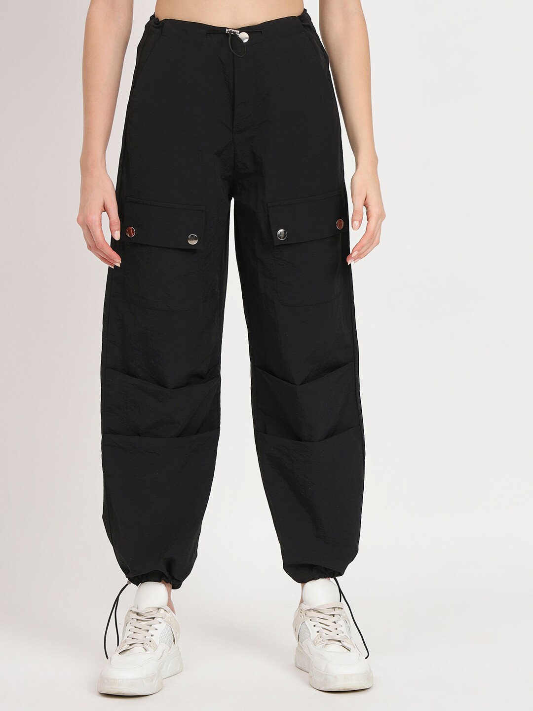 

VividArtsy Women Tapered Fit Parachute Joggers, Black