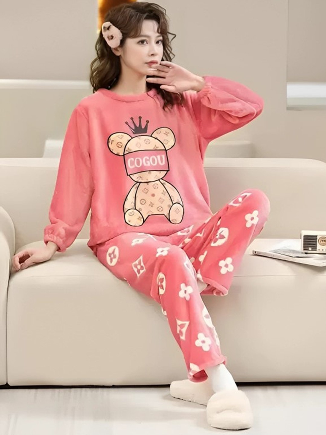 

Lugo Graphic Printed Night suit, Red