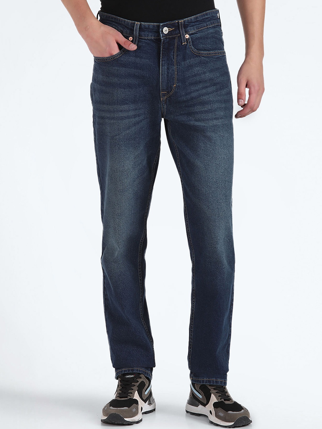

Flying Machine Men Straight Fit Light Fade Stretchable Jeans, Blue