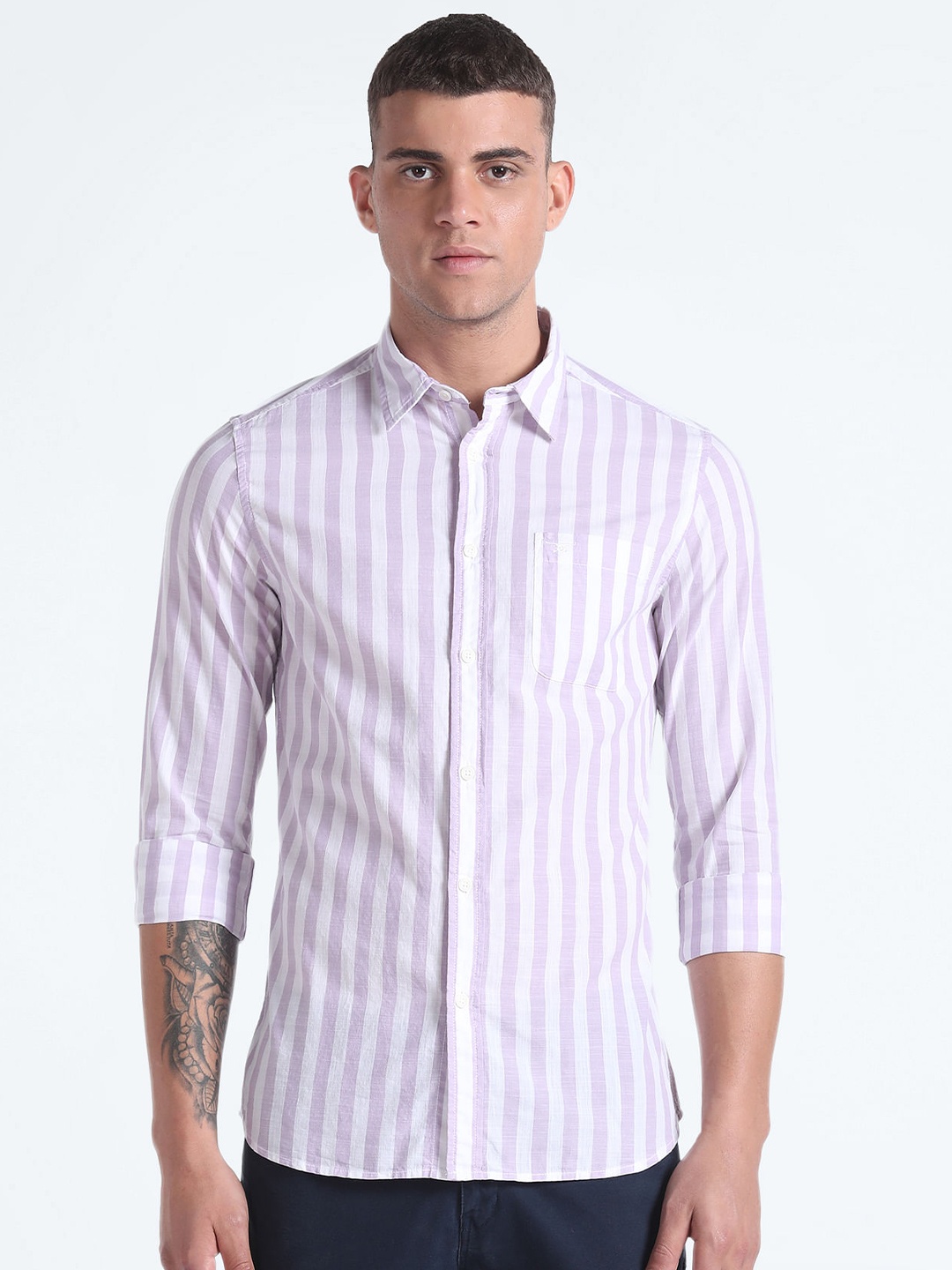 

Flying Machine Slim Fit Vertical Stripes Pure Cotton Casual Shirt, Purple