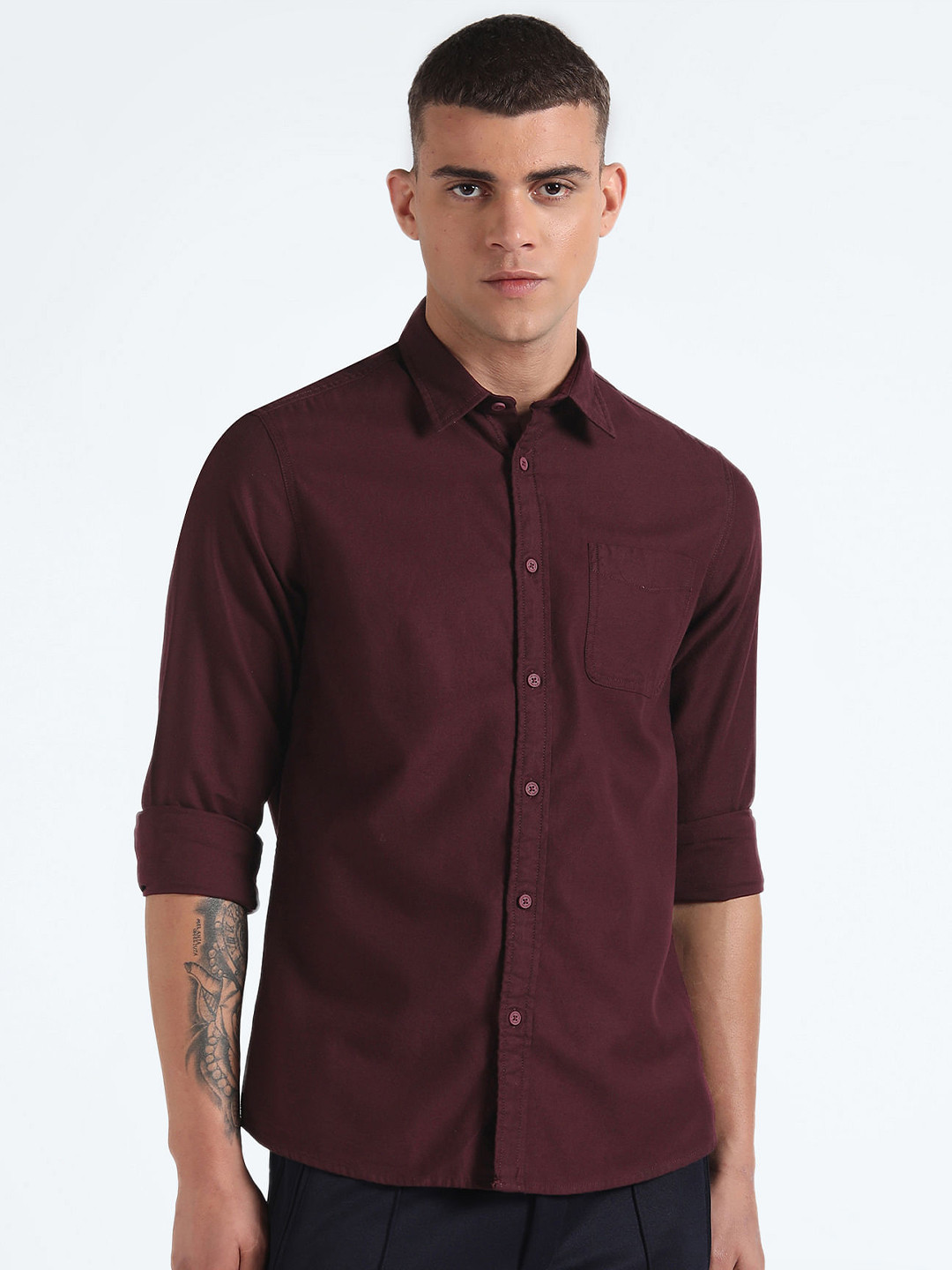 

Flying Machine Slim Fit Cutaway Collar Pure Cotton Casual Shirt, Maroon