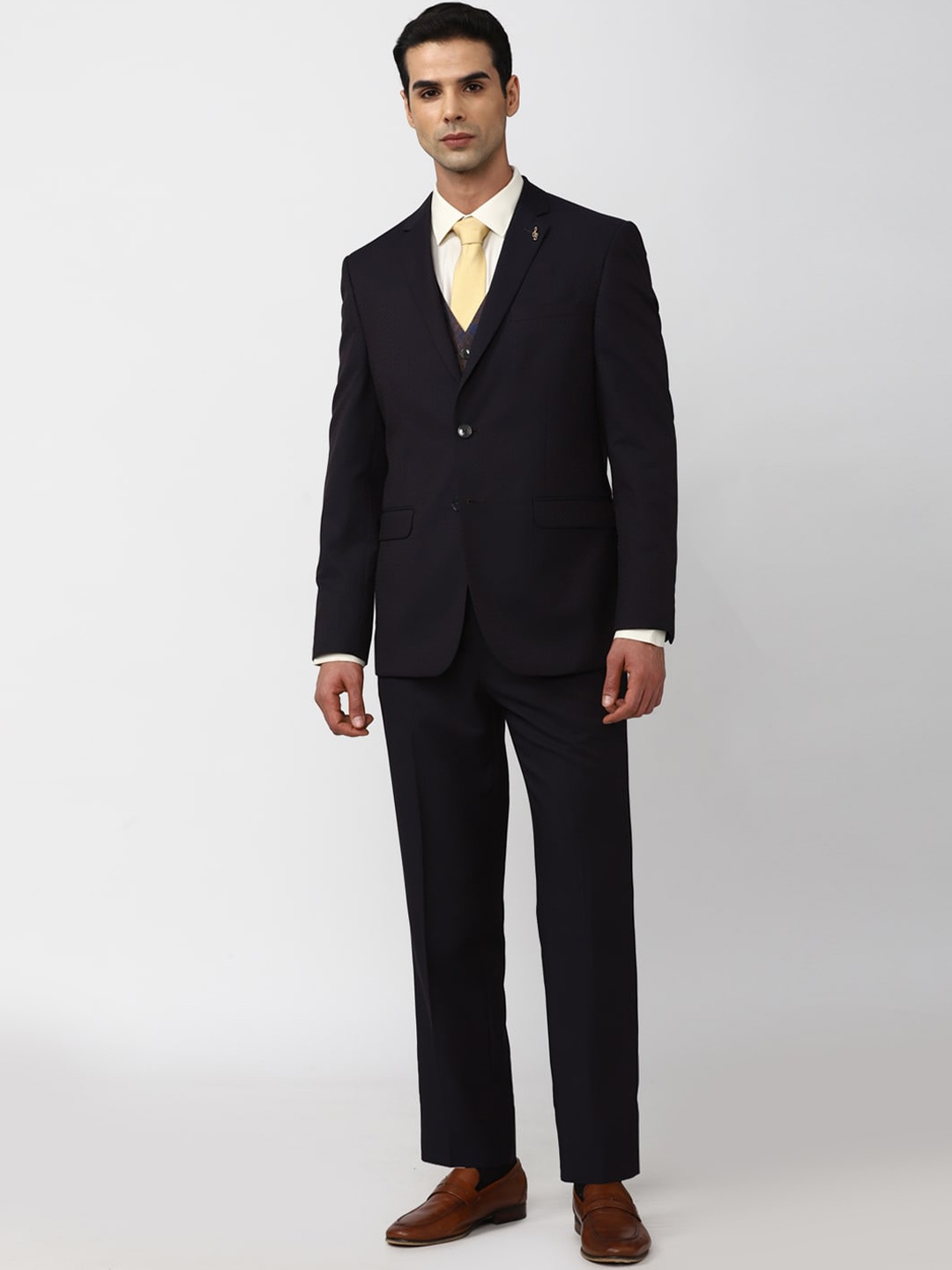

Van Heusen Self Design Slim Fit Single Breasted Three Piece Suit, Black
