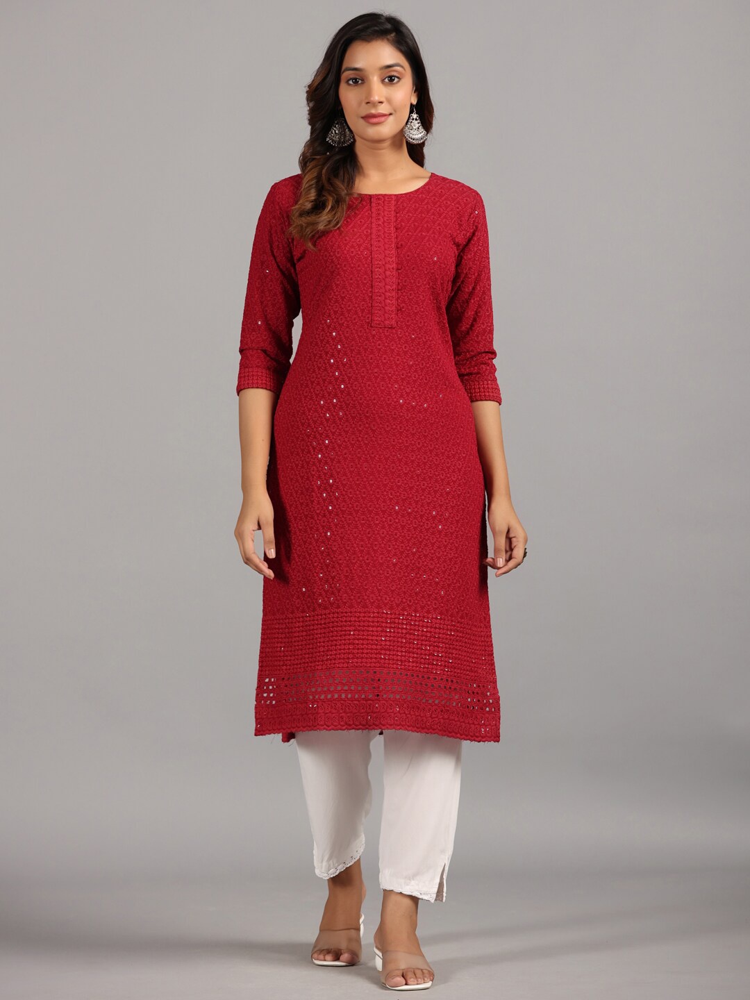 

Amchoor Ethnic Motifs Embroidered Straight Kurta, Maroon