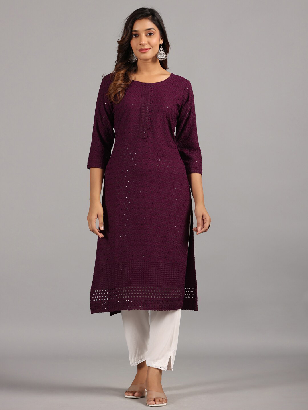 

Amchoor Embroidered Straight Kurta, Maroon