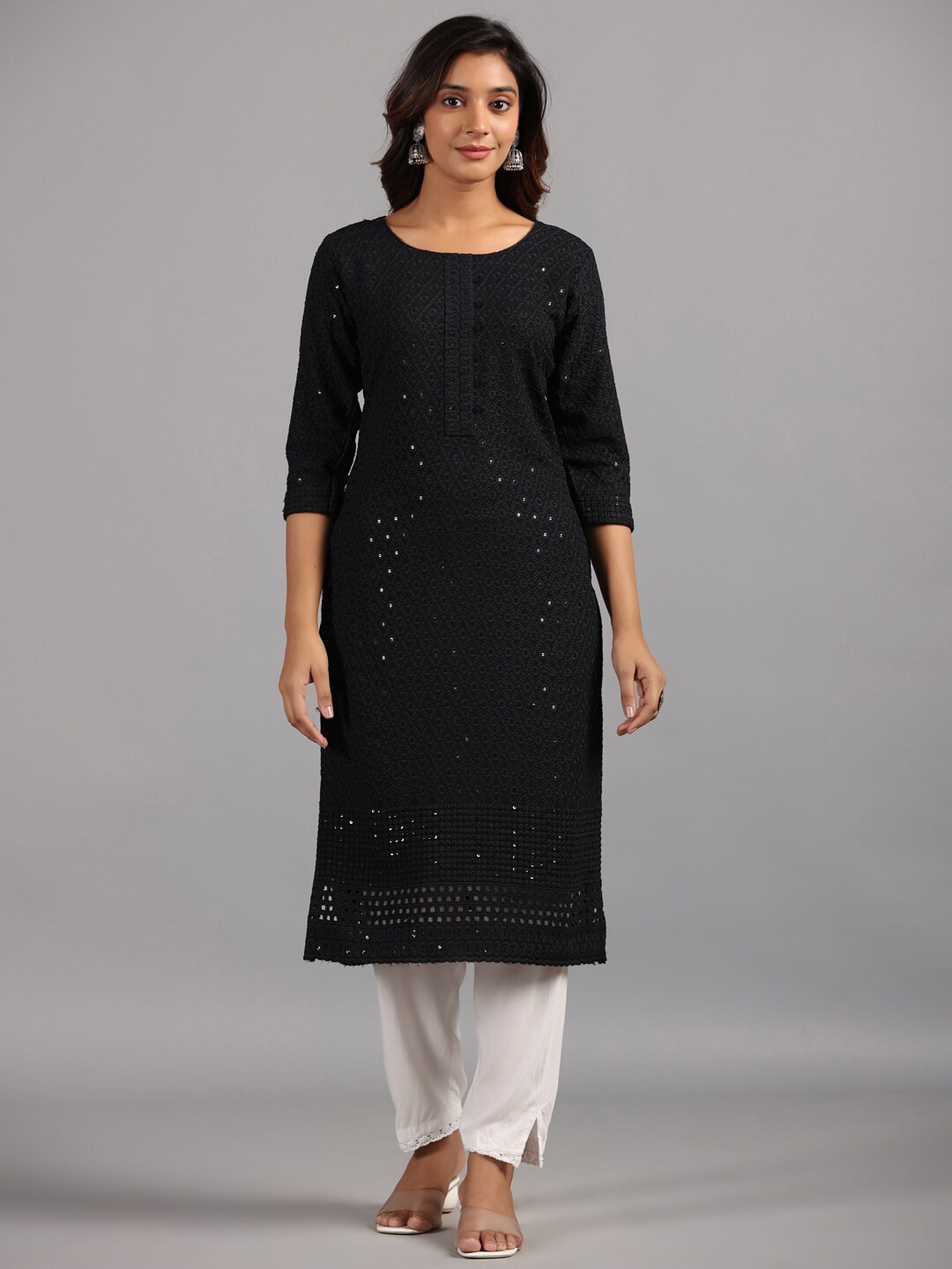 

Amchoor Ethnic Motifs Embroidered Straight Kurta, Black