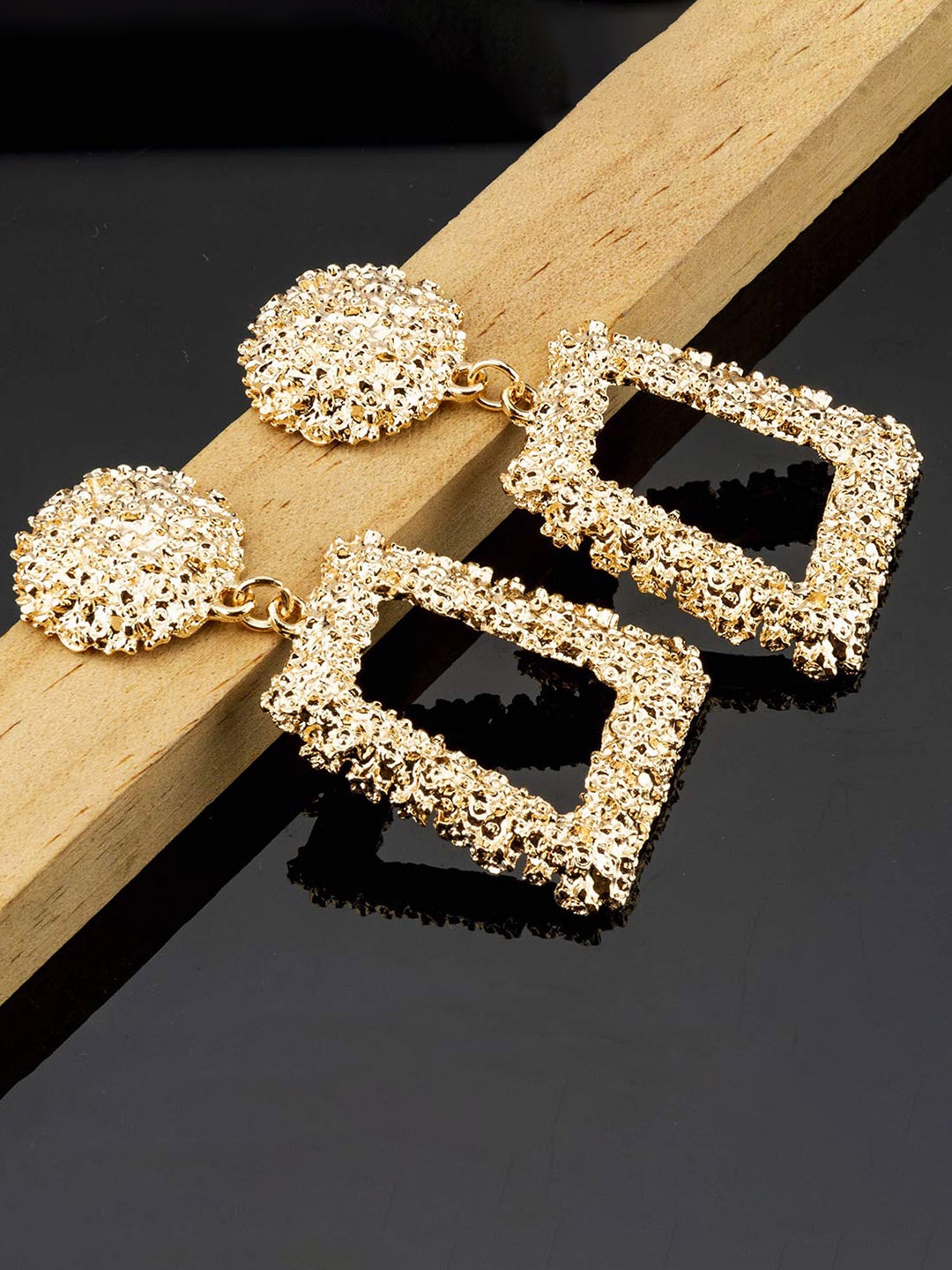 

FIMBUL Gold-Plated Geometric Drop Earrings