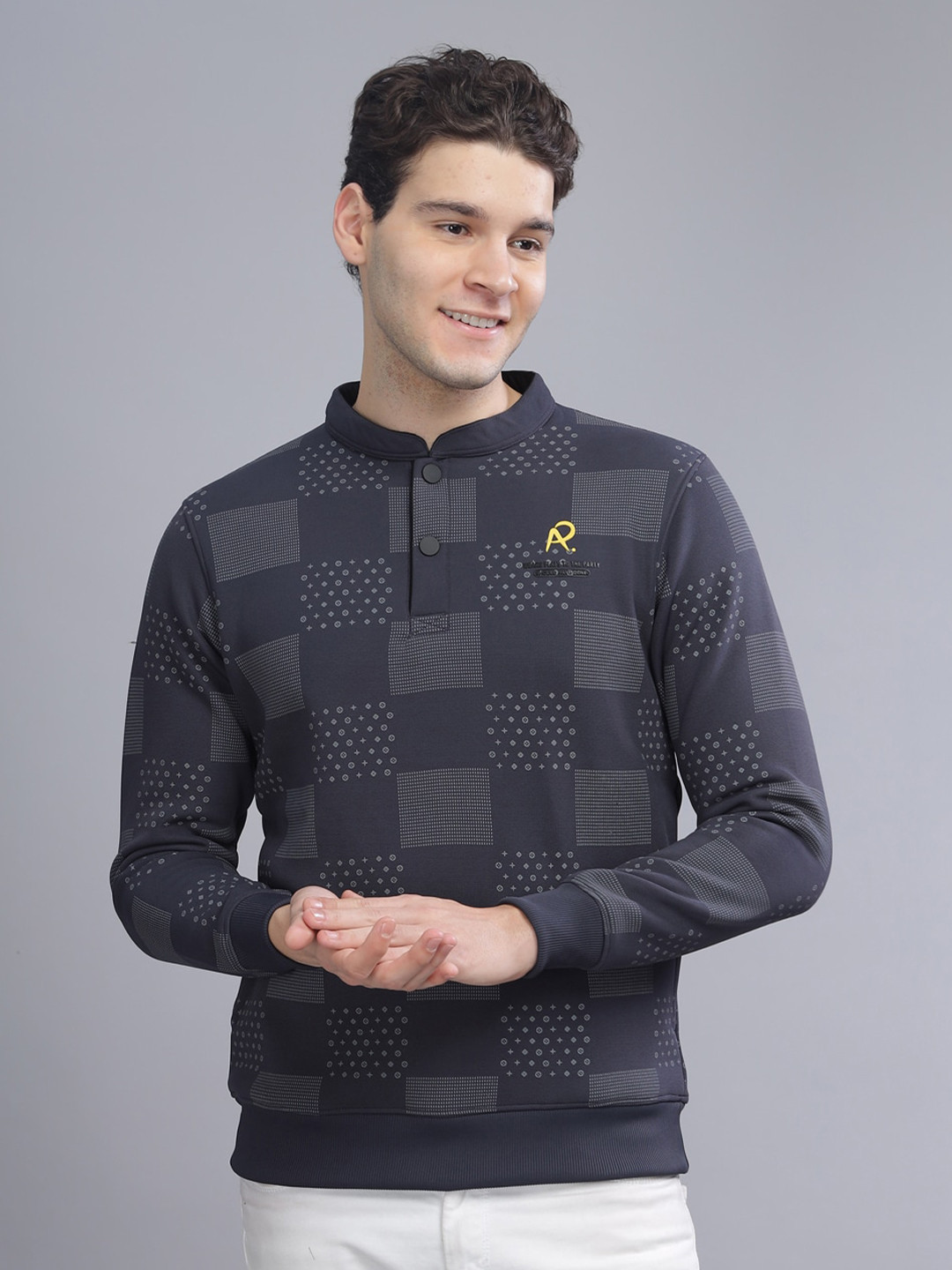 

Parcel Yard Geometric Printed Long Sleeves Anti Odour Pullover, Grey