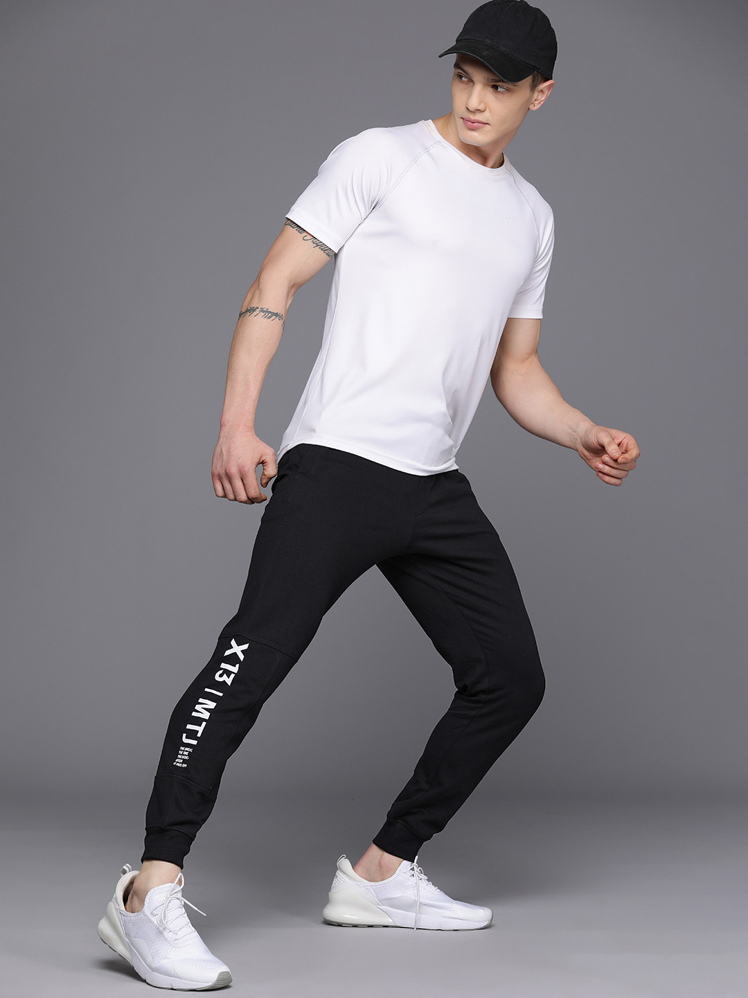 

HRX by Hrithik Roshan Men Typography Printed Joggers, Black